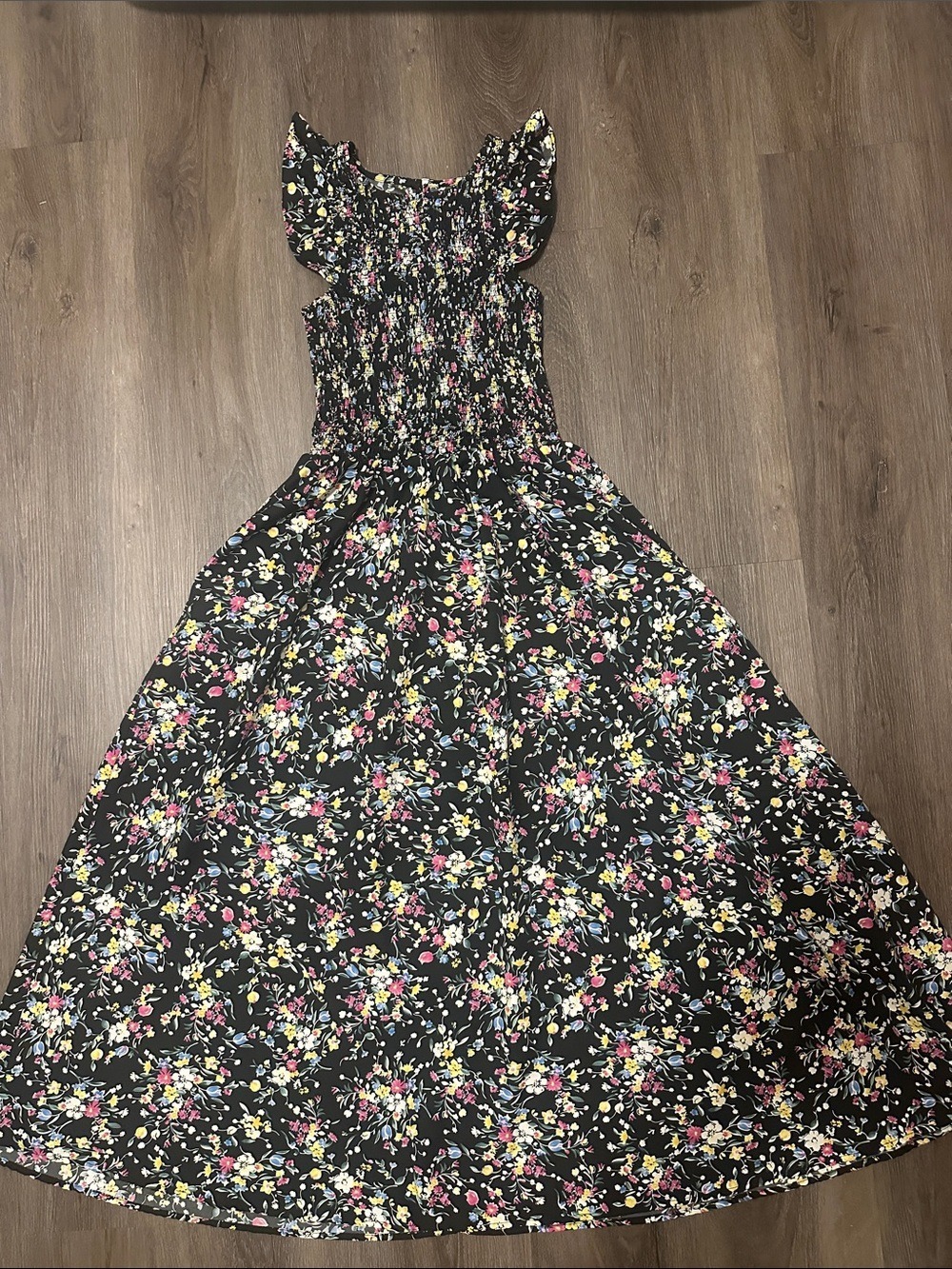 Women’s Dress with Ruffle Shoulders XS